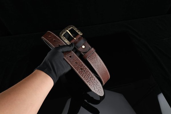 Comment intégrer des couleurs audacieuses dans une garde-robe masculine?